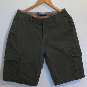 MENS OLIVE CARGO SHORTS
